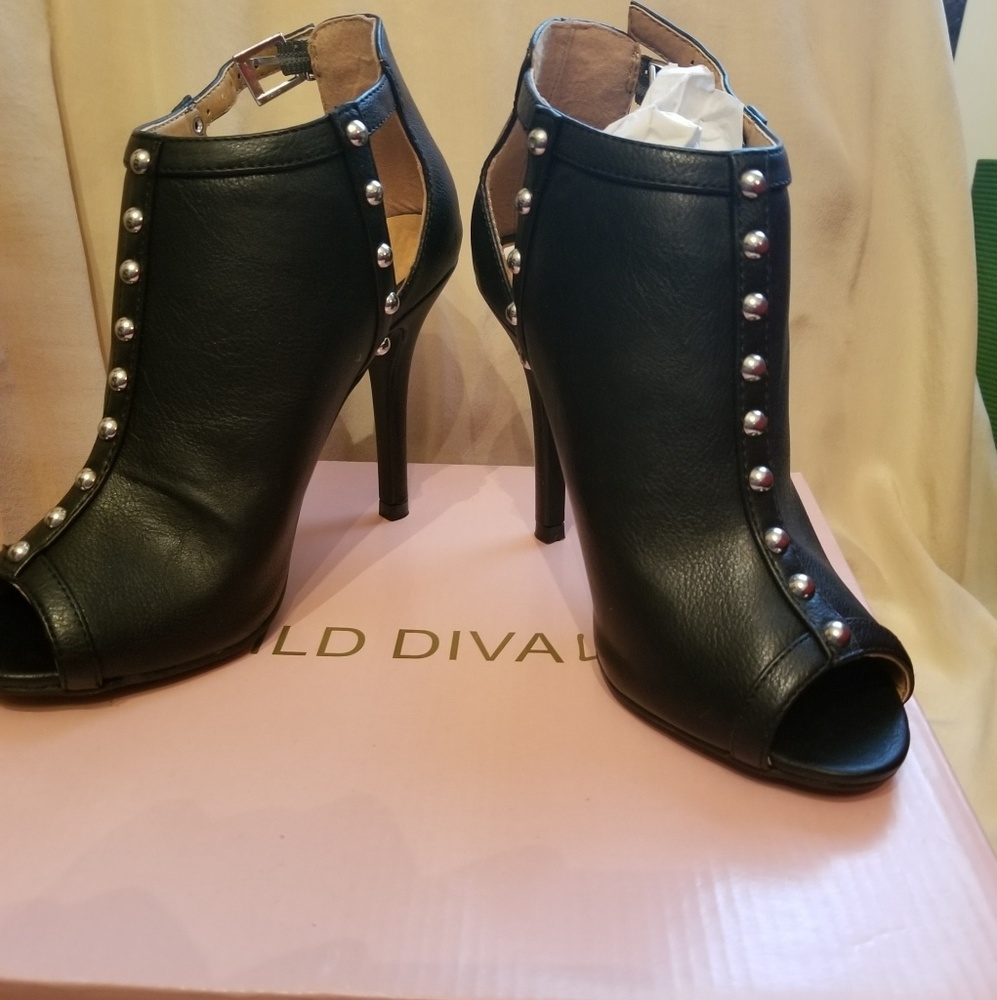 Wild Diva black booties new in box